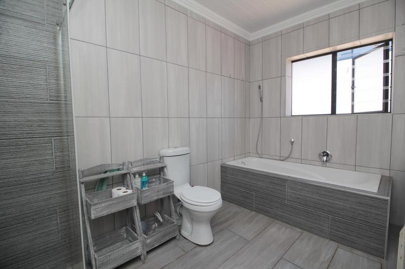 4 Bedroom Property for Sale in Island View Western Cape